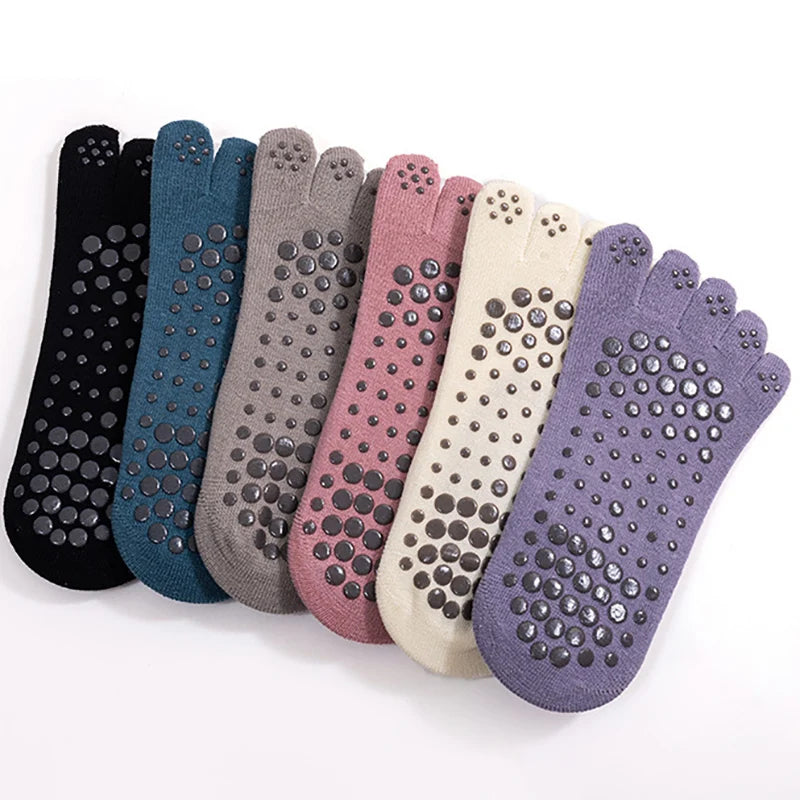 DW WEARS - YOGA ANTI SLIP SOCKS