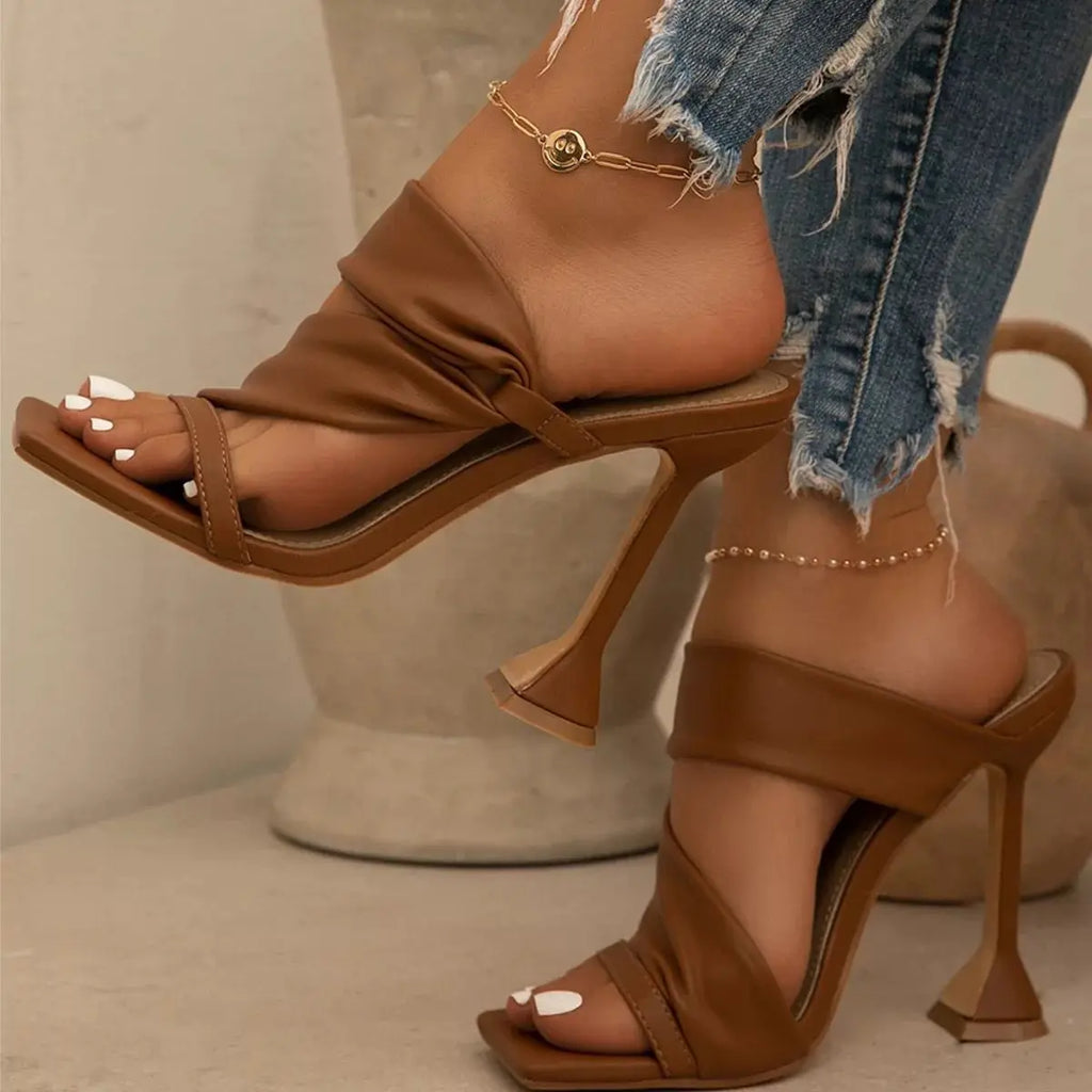 DW WEARS - WOMEN SQUARE HEAD HIGH HEEL