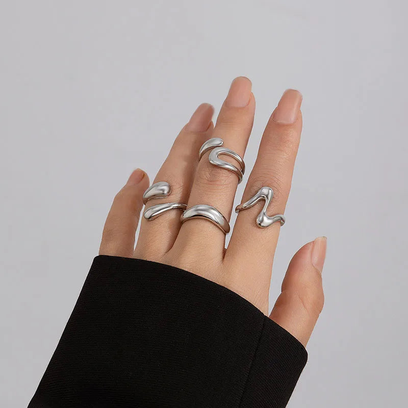 DW WEARS - WOMEN GEOMETRIC RINGS